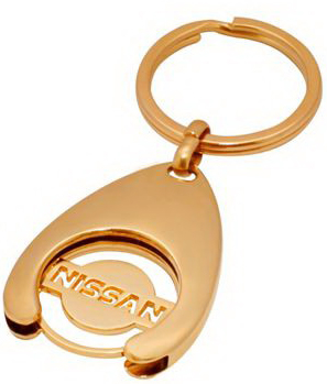 Брелок позолоченный с логотипом Nissan